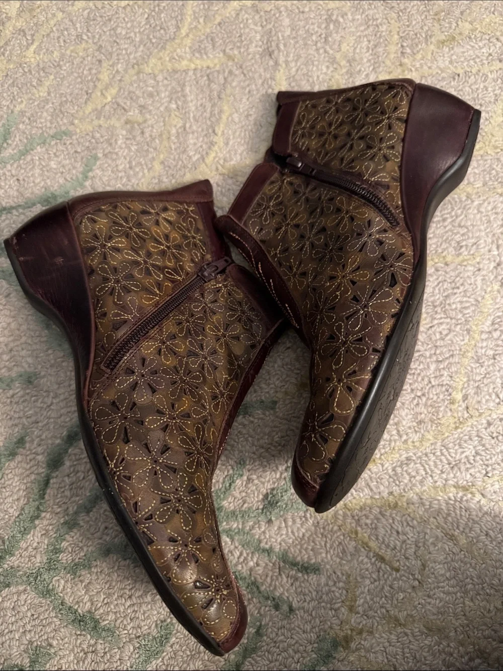 Pikolinos Olmo embroidered leather booties made in Spain 40